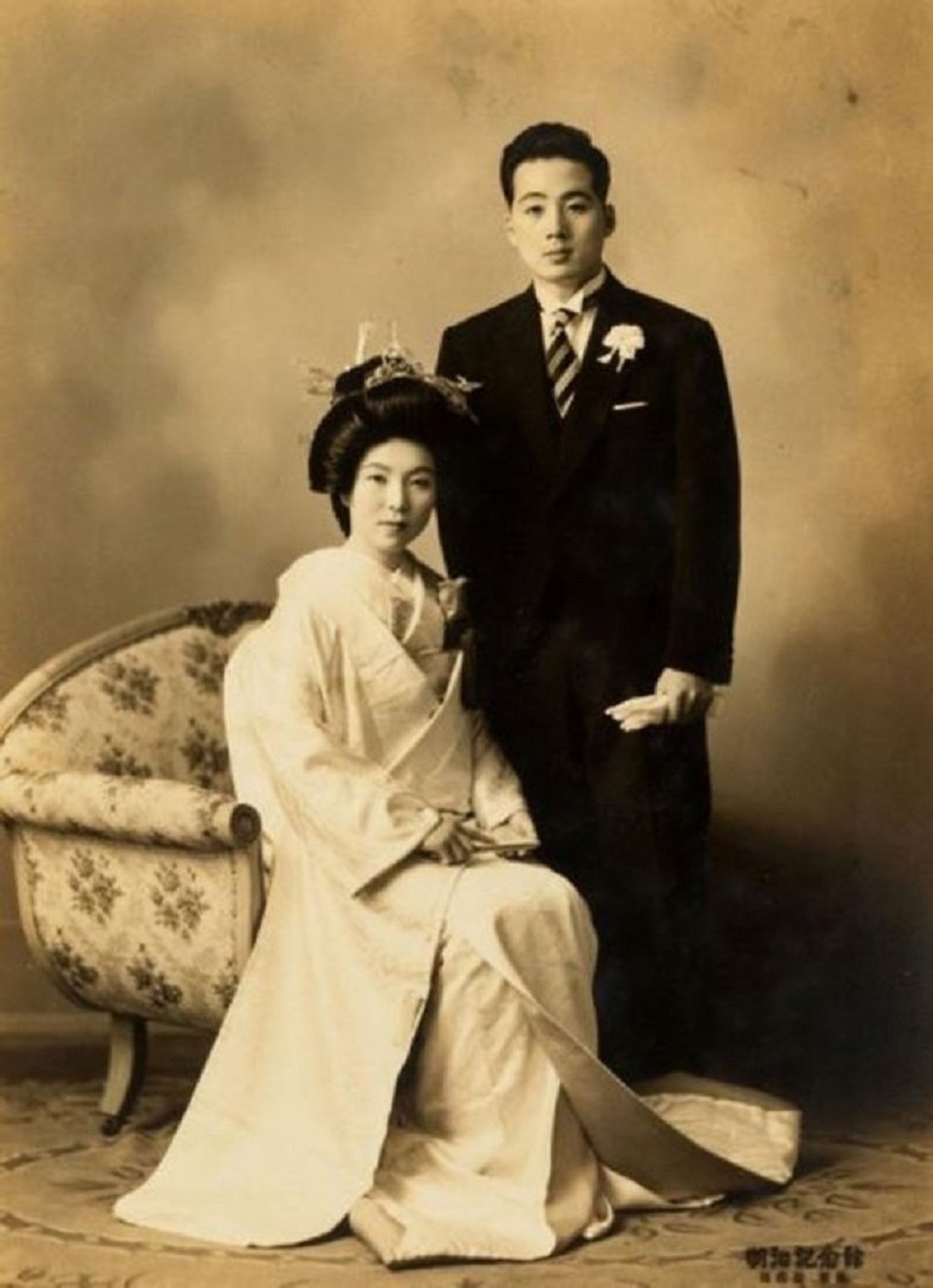 Chồng qua đời, cụ bà 83 tuổi trở thành ngôi sao phim khiêu dâm - 2 Chồng qua đời, cụ bà 83 tuổi trở thành ngôi sao phim khiêu dâm - 2