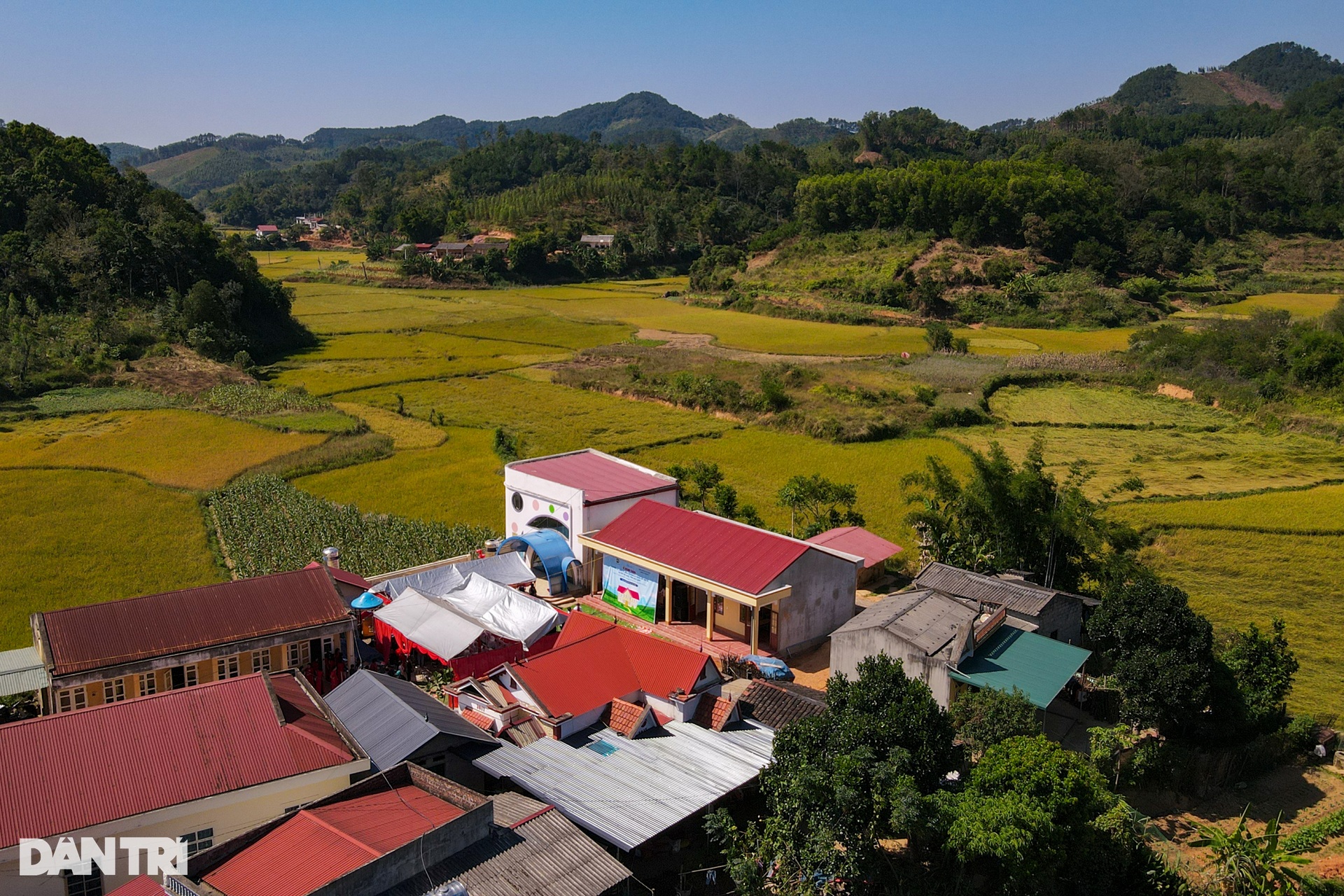 Thứ trưởng Nguyễn Thị Hà khánh thành điểm trường Nà Thưa - 2 Thứ trưởng Nguyễn Thị Hà khánh thành điểm trường Nà Thưa - 2