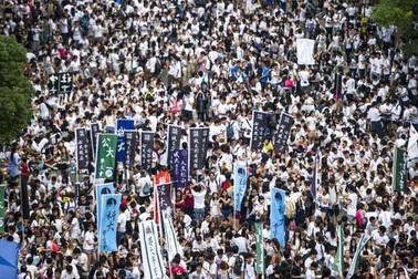 Hàng nghìn sinh viên Hồng Kông nghỉ học để phản đối Trung Quốc