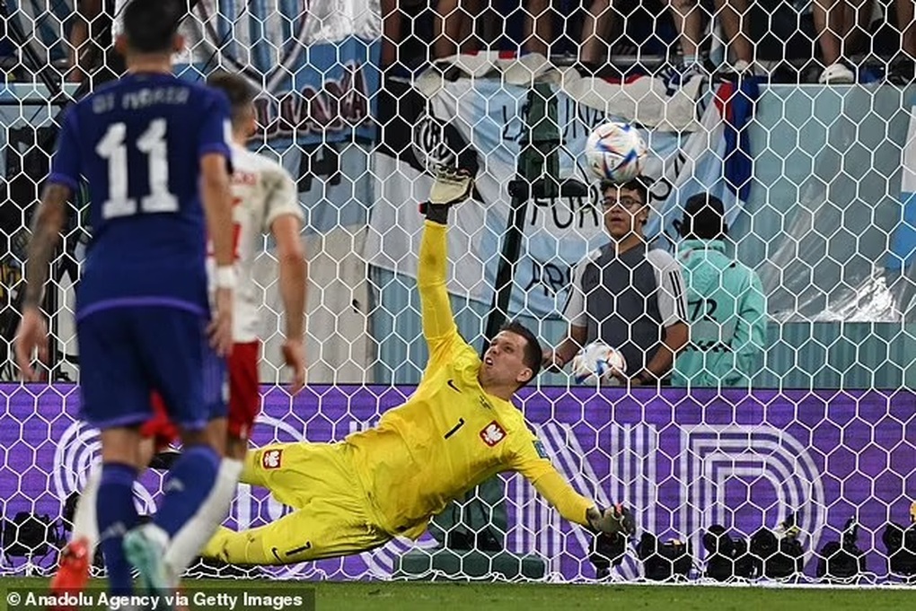 Messi lập kỷ lục buồn trong ngày Argentina giành vé vào vòng 16 đội - 2 Messi lập kỷ lục buồn trong ngày Argentina giành vé vào vòng 16 đội - 2
