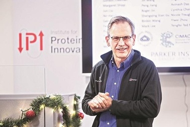 Giáo sư trường Đại học Harvard bất ngờ trở thành tỷ phú