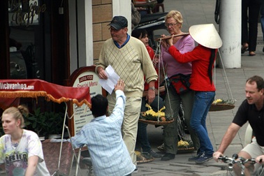 Cơ bản giải quyết nhóm "nữ quái" ở Bờ Hồ