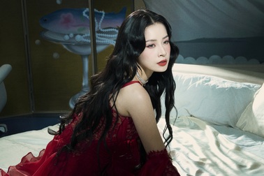 Chi Pu lần đầu ra MV hát tiếng Trung, phản ứng của khán giả ra sao?