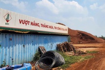 Nhà thầu hô hào "vượt nắng, thắng mưa" nhưng thi công quá ì ạch