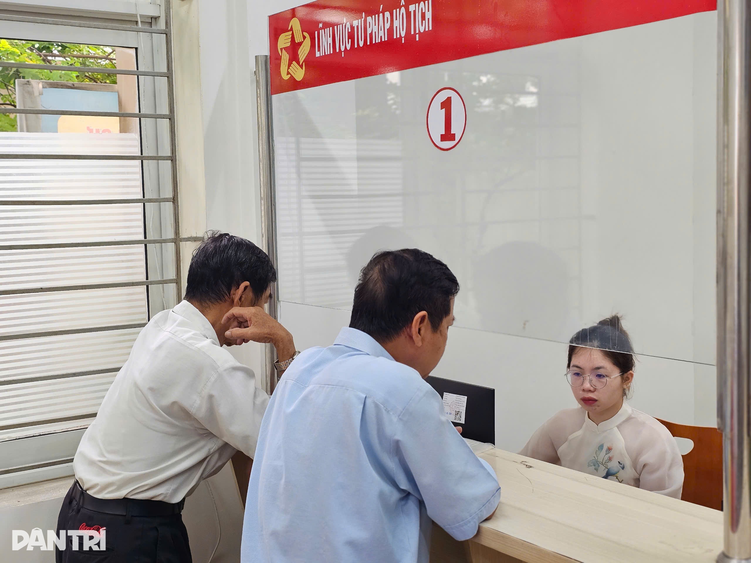 Trải nghiệm làm giấy tờ trong ngày đầu vận hành TPHCM mới - 5 Trải nghiệm làm giấy tờ trong ngày đầu vận hành TPHCM mới - 5