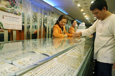 Giá vàng giảm khá mạnh phiên đầu tuần