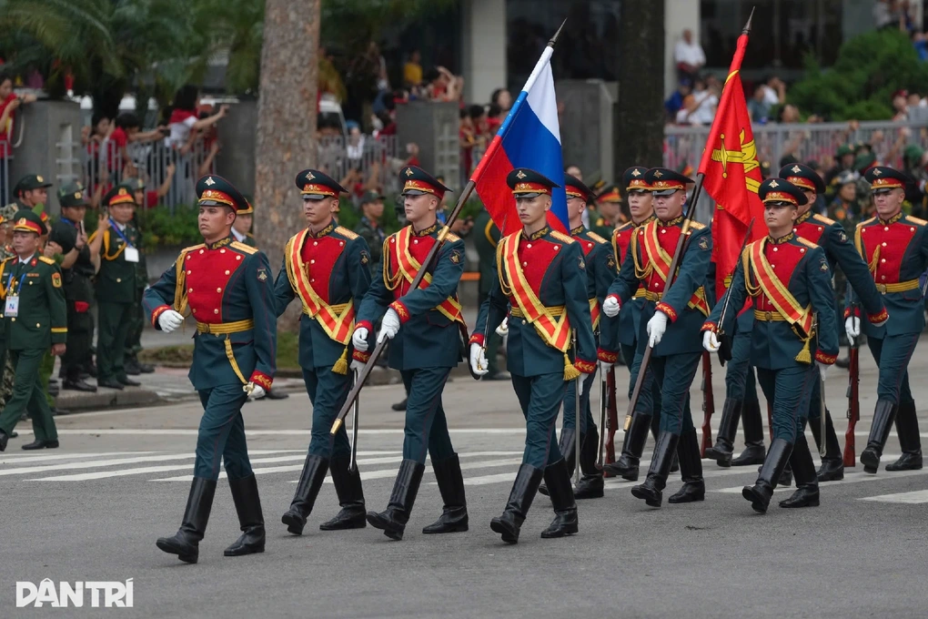 Vợ của Khối trưởng đoàn quân nhân Nga bất ngờ trước tình cảm của người Việt - 1 Vợ của Khối trưởng đoàn quân nhân Nga bất ngờ trước tình cảm của người Việt - 1
