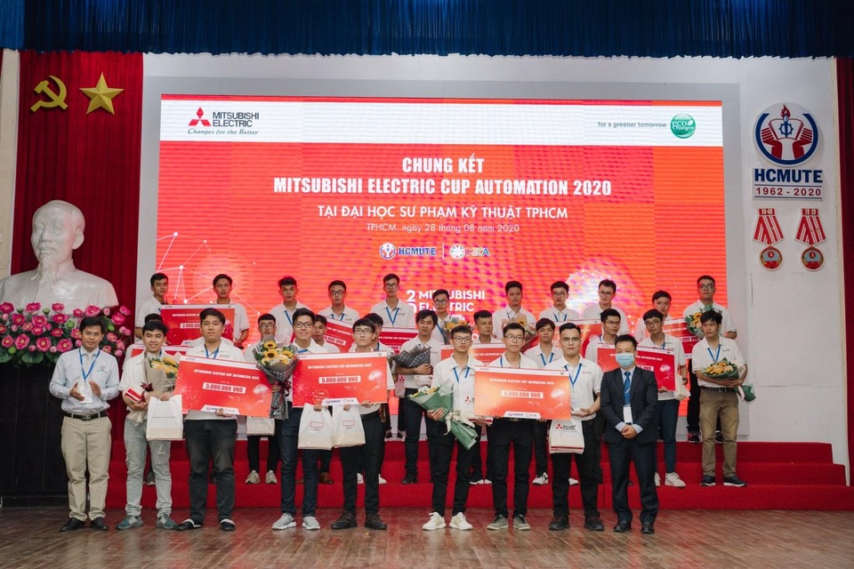 Cuộc thi kỹ thuật điện tử MECA lần đầu tiên được tổ chức tại Việt Nam - 3 Cuộc thi kỹ thuật điện tử MECA lần đầu tiên được tổ chức tại Việt Nam - 3