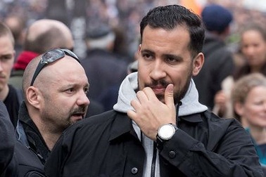 Viên “cận vệ” tổng thống gây ra “cơn lốc” phẫn nộ khắp nước Pháp