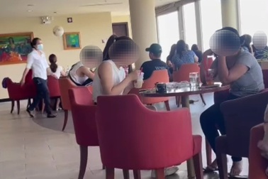 Xử phạt quán cà phê, khách sạn đón hơn 10 khách cùng lúc