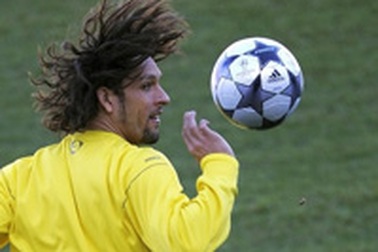 AC Milan vội vã tìm người thế chân Kaka