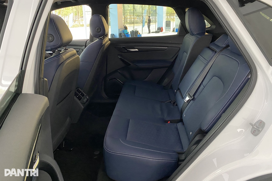 Trải nghiệm VF 8 - SUV điện của VinFast có gì đặc biệt? - 14 Trải nghiệm VF 8 - SUV điện của VinFast có gì đặc biệt? - 14