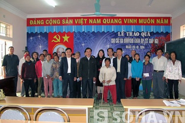 Gia đình "Đồng đội ơi, cứu với" sẻ chia Tết cùng người nghèo