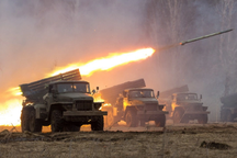 Tên lửa Nga dồn dập đáp trả Ukraine từ nhiều hướng