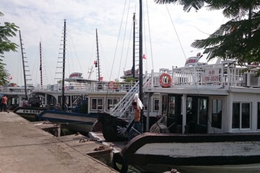 Dừng đóng mới tàu du lịch trên vịnh Hạ Long, vịnh Bái Tử Long