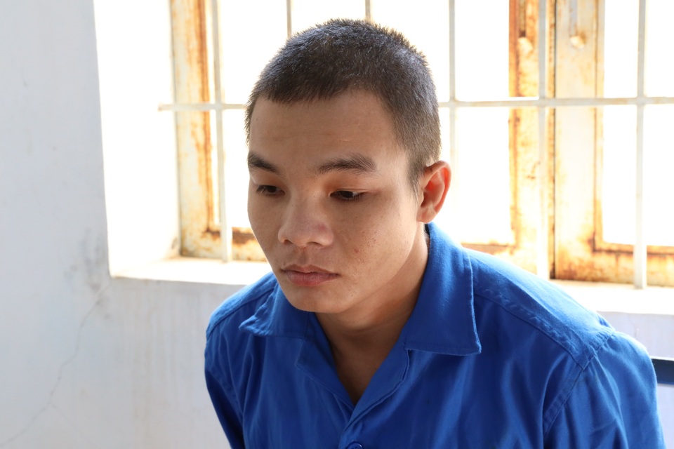 Bắt đối tượng hiếp dâm nữ công nhân đi cạo mủ cao su lúc nửa đêm - 1 Bắt đối tượng hiếp dâm nữ công nhân đi cạo mủ cao su lúc nửa đêm - 1