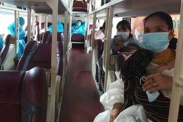 80 lao động khó khăn không chờ nổi địa phương đón, tự đi xe máy về quê