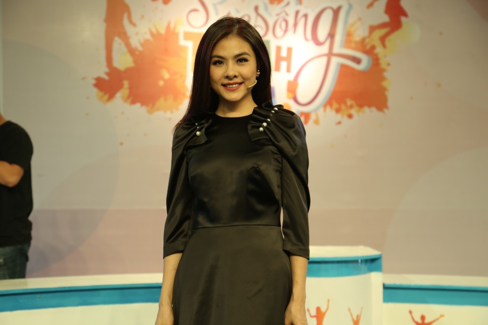 Vân Trang bị chê “thiển cận” vì “đánh giá một người qua dung nhan” - 4 Vân Trang bị chê “thiển cận” vì “đánh giá một người qua dung nhan” - 4