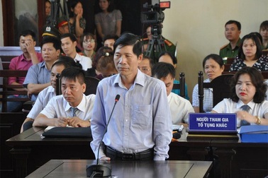 Vụ chạy thận chết người: Làm rõ sai phạm của nguyên Phó Giám đốc bệnh viện Hòa Bình