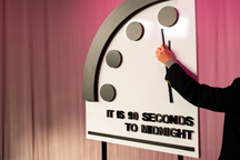 "Đồng hồ ngày tận thế" cách mốc thảm khốc chỉ 90 giây