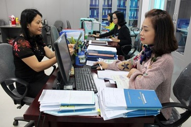 Công ty không trả sổ BHXH, xử lý thế nào?