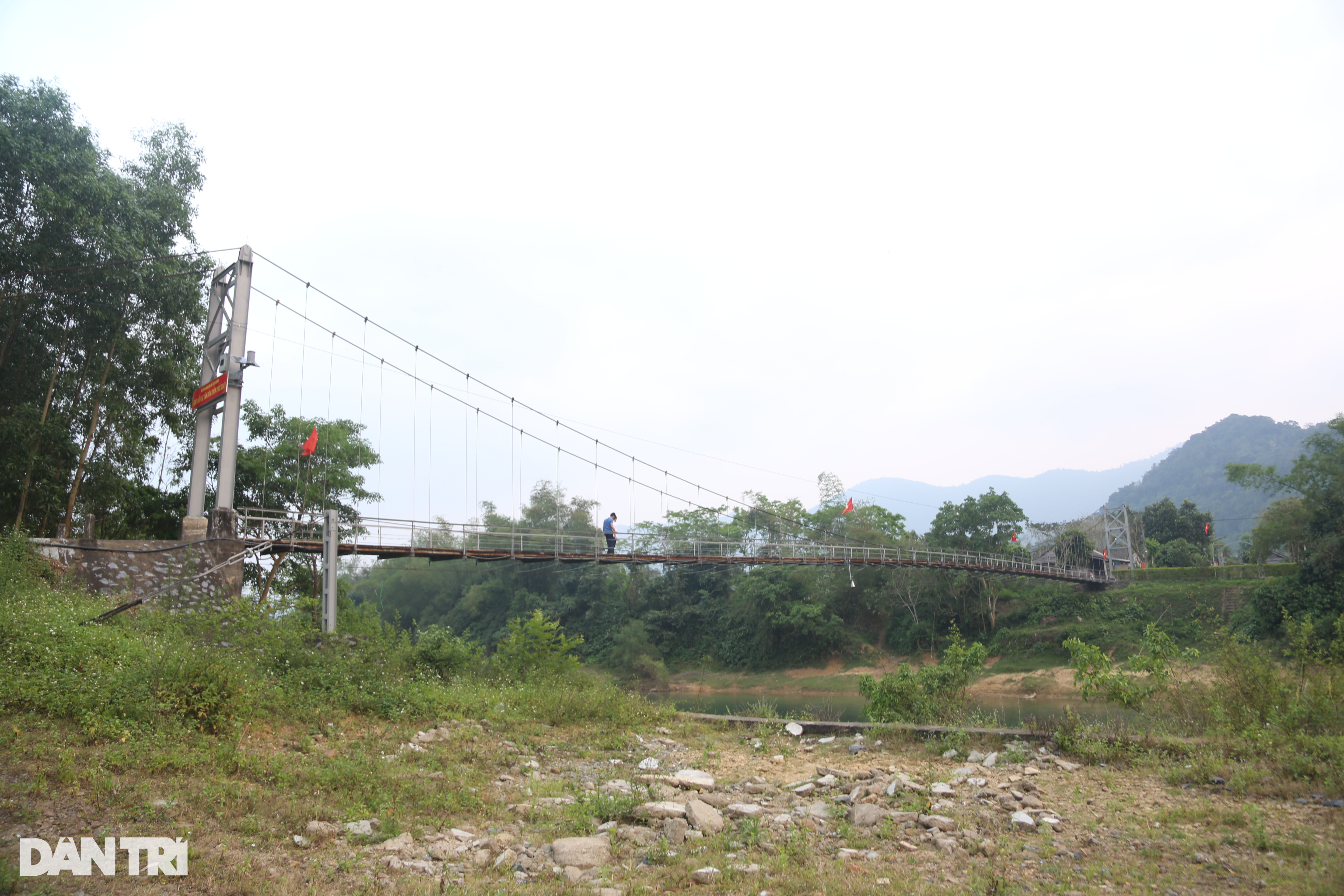 Hàng loạt cây cầu treo gồng mình kéo dài tuổi thọ - 1 Hàng loạt cây cầu treo gồng mình kéo dài tuổi thọ - 1