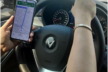 HUD Vietmap - thiết bị hỗ trợ thông tin lái xe