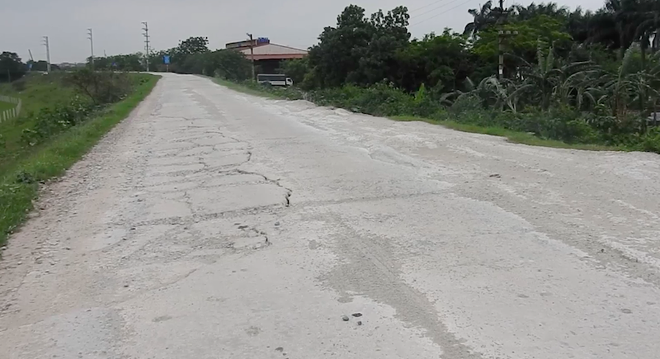 Những hình ảnh khủng khiếp về một sông Đuống đang “lở loét”, quằn quại! - 5 Những hình ảnh khủng khiếp về một sông Đuống đang “lở loét”, quằn quại! - 5