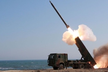 Mỹ cấm vận 5 công ty Nga nghi cung cấp công nghệ cho Triều Tiên