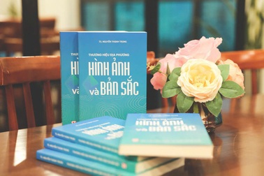 Ra mắt cuốn sách nâng cao bản sắc, văn hóa địa phương