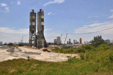 Hoang tàn dự án tòa tháp cao nhất Việt Nam