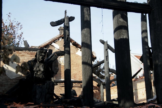 Hà Nội: Ngôi Tam bảo bằng gỗ lim hàng chục tỷ hóa than sau đêm hỏa hoạn - 10