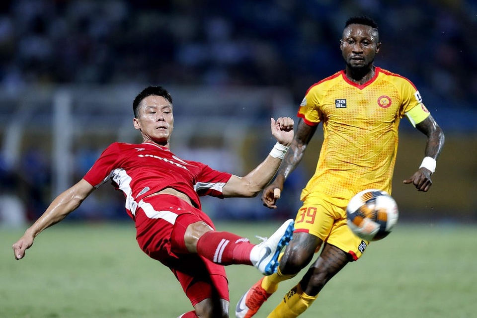 Phong độ trái ngược của Quế Ngọc Hải ở đội tuyển Việt Nam và V-League - 1 Phong độ trái ngược của Quế Ngọc Hải ở đội tuyển Việt Nam và V-League - 1