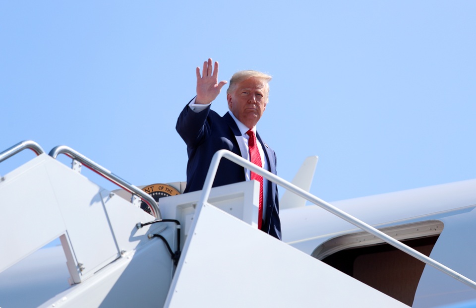 Chuyên cơ chở ông Trump suýt đâm trúng máy bay không người lái - 1 Chuyên cơ chở ông Trump suýt đâm trúng máy bay không người lái - 1
