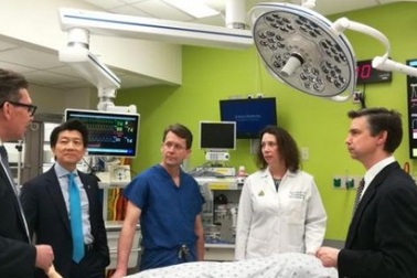 Người đàn ông đầu tiên trên thế giới được cấy ghép toàn bộ “của quý”