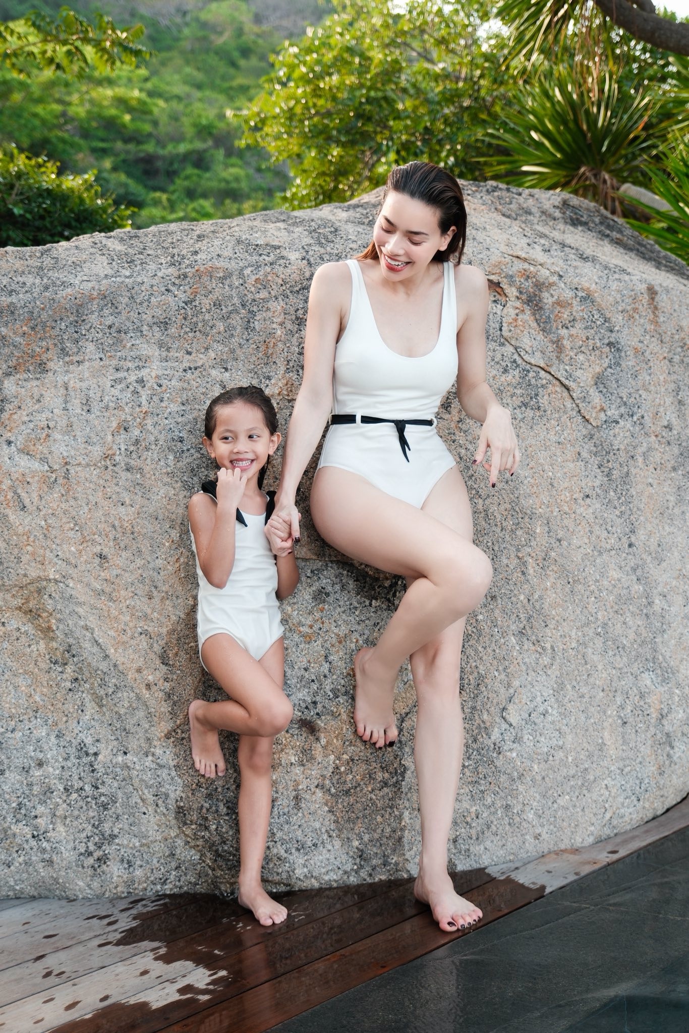 Dàn mỹ nhân Việt đốt mắt với loạt bikini nóng bỏng chào hè - 2 Dàn mỹ nhân Việt đốt mắt với loạt bikini nóng bỏng chào hè - 2