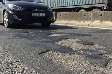 Quốc lộ 1A xuống cấp nghiêm trọng