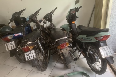 Cô gái trộm xe máy mang đi tiêu thụ gặp phải công an