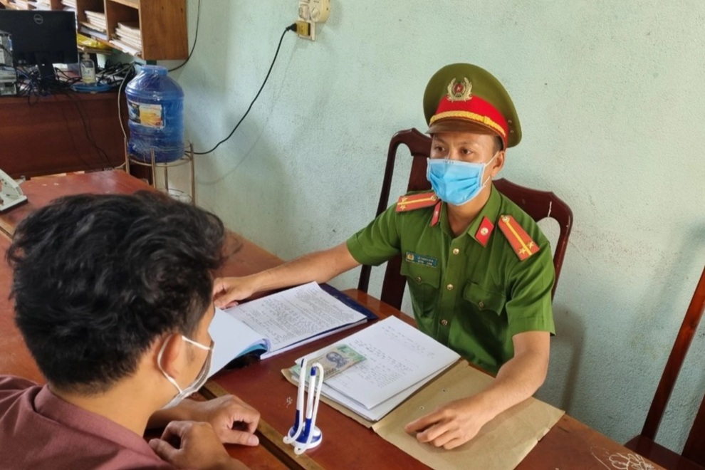 Cò đất bơi qua sông né chốt kiểm dịch lãnh phạt 5 triệu đồng - 1 Cò đất bơi qua sông né chốt kiểm dịch lãnh phạt 5 triệu đồng - 1