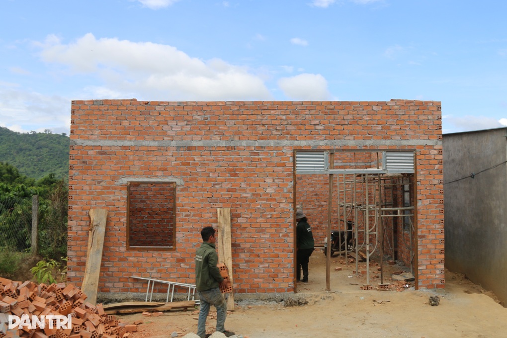 Xã ngỏ lời, nhiều doanh nghiệp góp cát để hộ nghèo làm nhà - 2 Xã ngỏ lời, nhiều doanh nghiệp góp cát để hộ nghèo làm nhà - 2