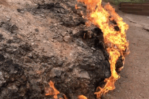 “Hỏa Diệm Sơn” bốc cháy không ngừng nghỉ suốt 4000 năm bất chấp mưa tuyết