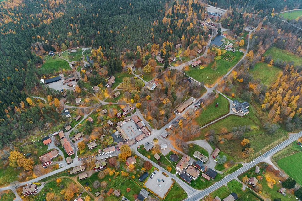 Bên trong ngôi làng 300 tuổi được rao bán với giá 7 triệu USD tại Thụy Điển - 6