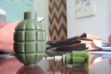 Truy tìm nguồn gốc quả lựu đạn nổ nát tay cháu bé 12 tuổi