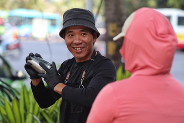 Vỡ nợ, ông chủ 4 quán cafe hồi sinh với xe cafe bán giá bằng 1/3 bát phở