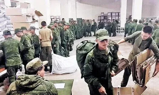 Ông Putin khen ngợi lính Triều Tiên hỗ trợ Nga giải phóng tỉnh Kursk - 1