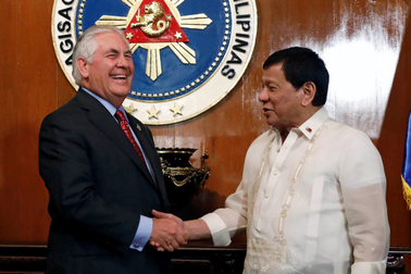 Tổng thống Philippines tự nhận là “người bạn nhỏ” của Mỹ
