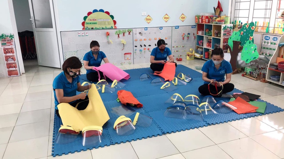 Ký hiệu giãn cách cho trẻ Mầm non bằng các tấm xốp - 9 Ký hiệu giãn cách cho trẻ Mầm non bằng các tấm xốp - 9