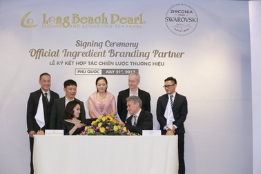 Ngọc trai Long Beach Pearl hợp tác chiến lược với tập đoàn đá quý Swarovski