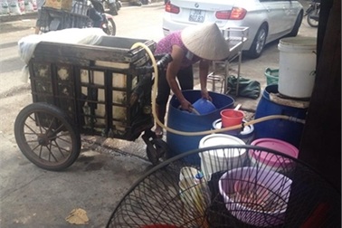 Thu tiền triệu mỗi ngày nhờ bán nước giếng khoan