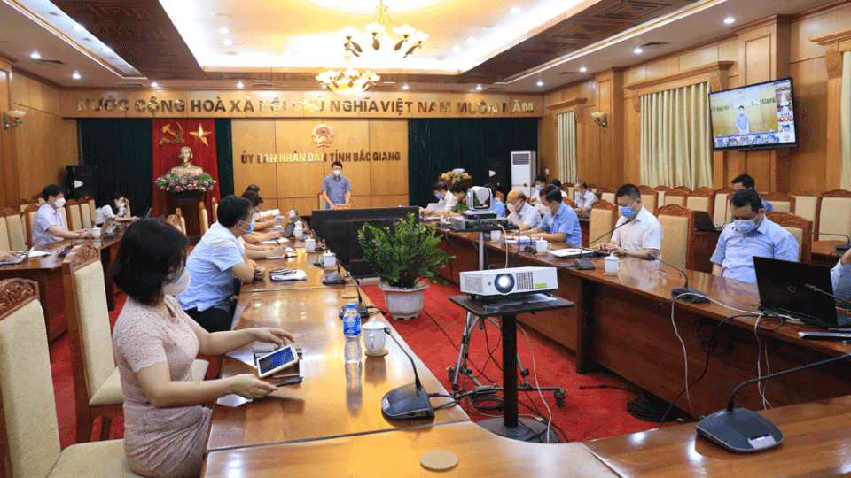 Chủ tịch Bắc Giang nêu các yếu tố để chiến thắng đại dịch Covid-19 - 2 Chủ tịch Bắc Giang nêu các yếu tố để chiến thắng đại dịch Covid-19 - 2